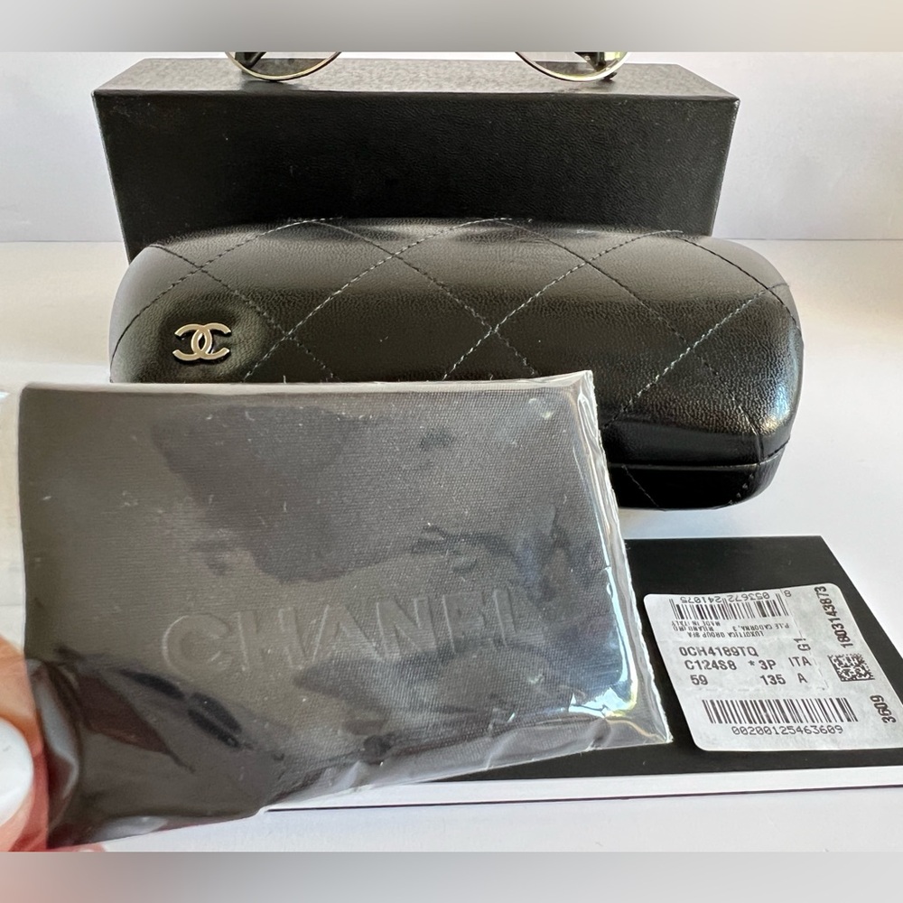 CHANEL 4189 silver/grey size 59/14 sunglasses  Black Quilted Eyewear Case - Picture 8 of 11